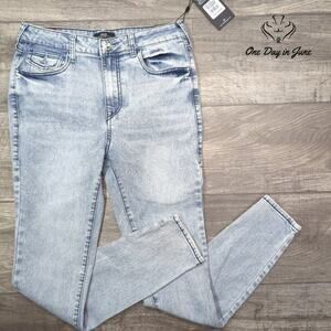True Religion Halle High Rise Super Skinny Jeans Size 27 (4)